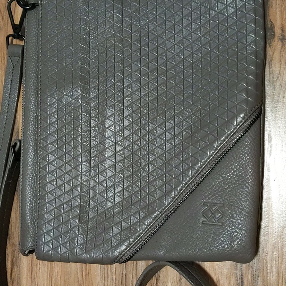 Grey Leather Laptop Bag with Removable straps - Picture 2 of 5